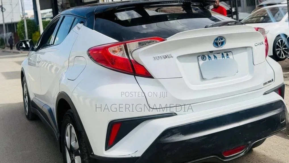 Toyota C-HR 2023 White