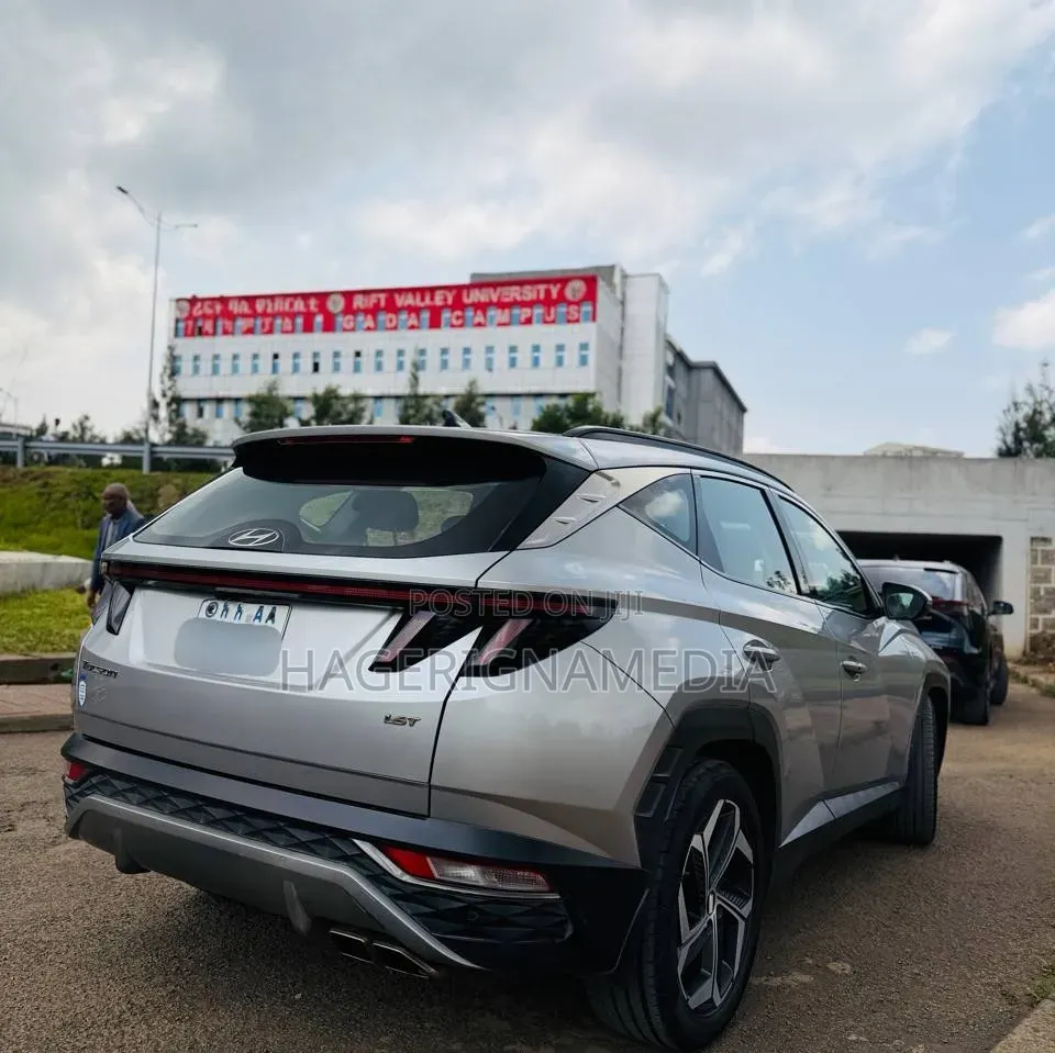 Hyundai Tucson 2021 Silver