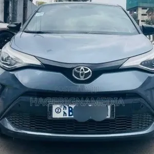 Toyota C-HR 2021 Blue