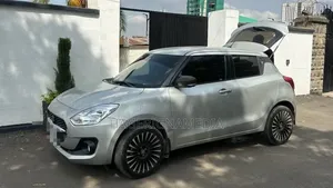 Suzuki Swift 2022 Silver