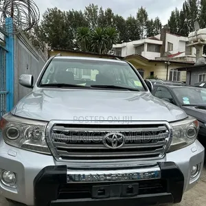 Toyota Land Cruiser 2014 Silver