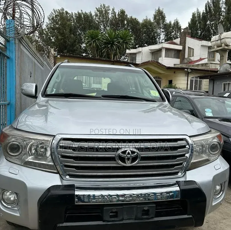 Toyota Land Cruiser 2014 Silver
