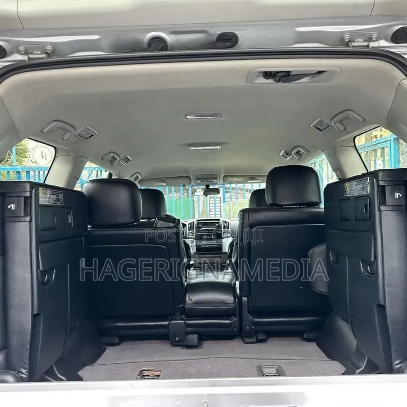 Toyota Land Cruiser 2014 Silver