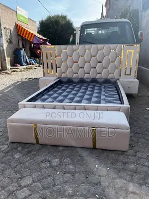 ዘመንኛ አልጋና ሶፋዎች