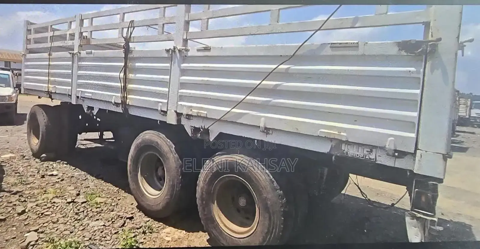 Tesabi/Trailer