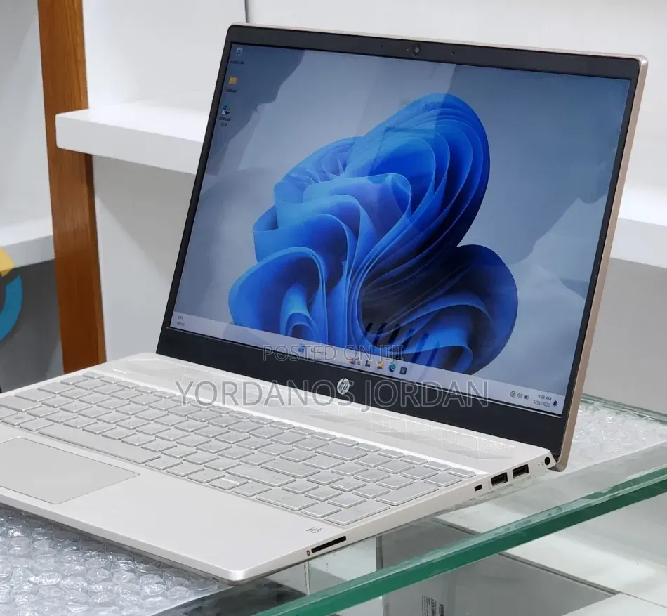 New Laptop HP Pavilion 15 8GB Intel Core i5 SSD 512GB