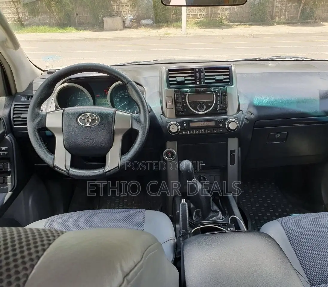 Toyota Land Cruiser Prado 2012 White