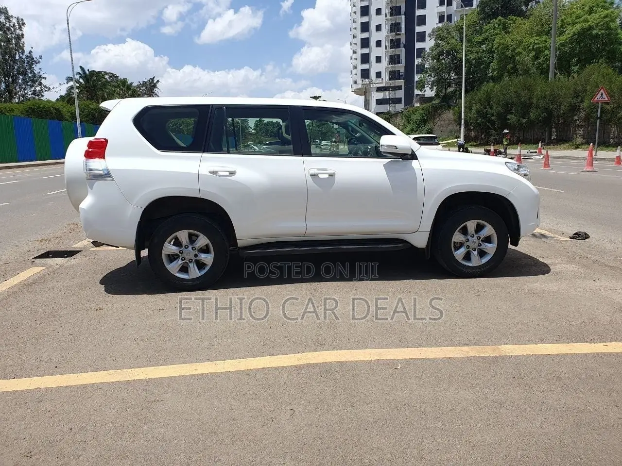Toyota Land Cruiser Prado 2012 White