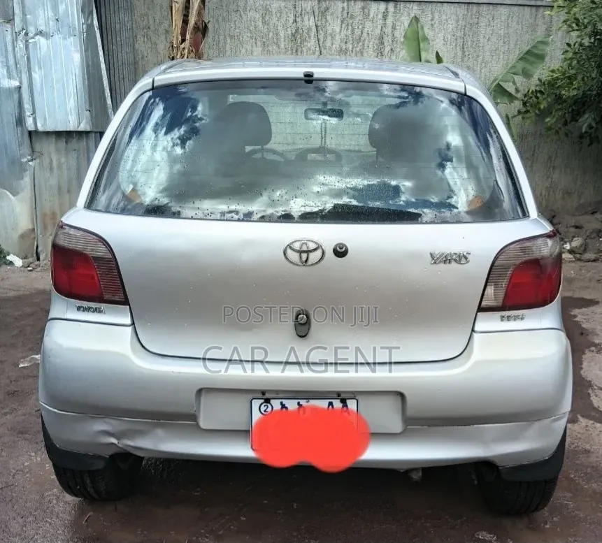 Toyota Vitz 2002 Silver
