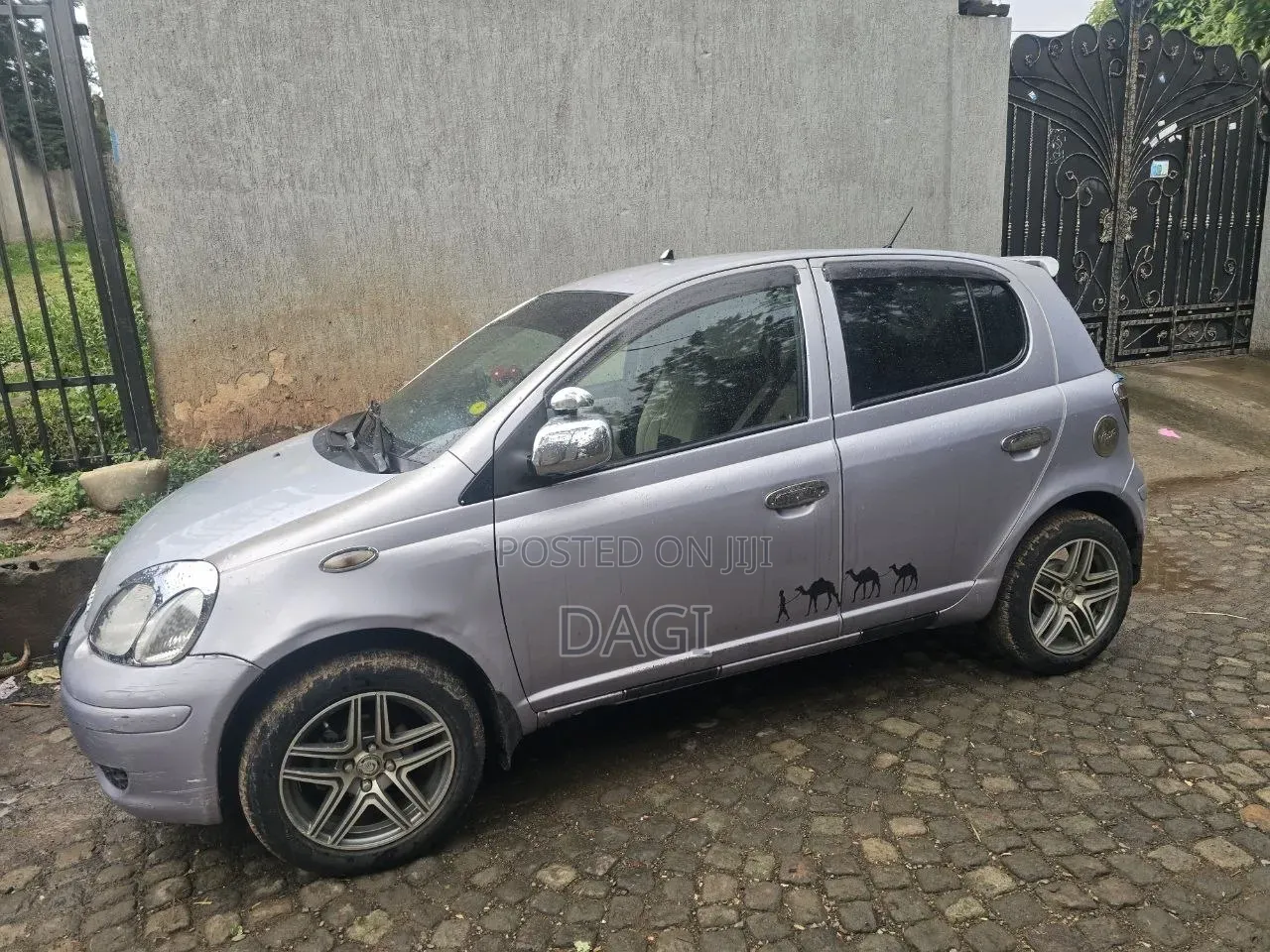 Toyota Vitz 2004 Silver