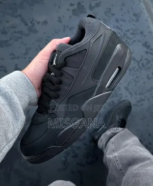 Nike Air Jordan 4 Rm "Black Cat"