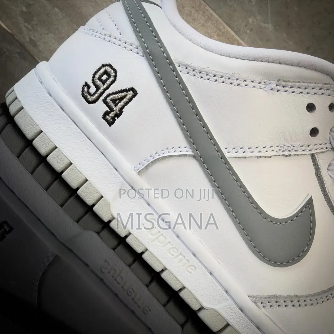 Nike Sb Dunk Low Supreme 94 "White Metalic Silver"