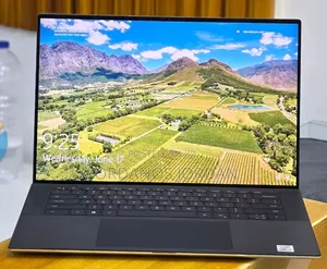 New Laptop Dell XPS 15 16GB Intel Core i7 SSD 512GB