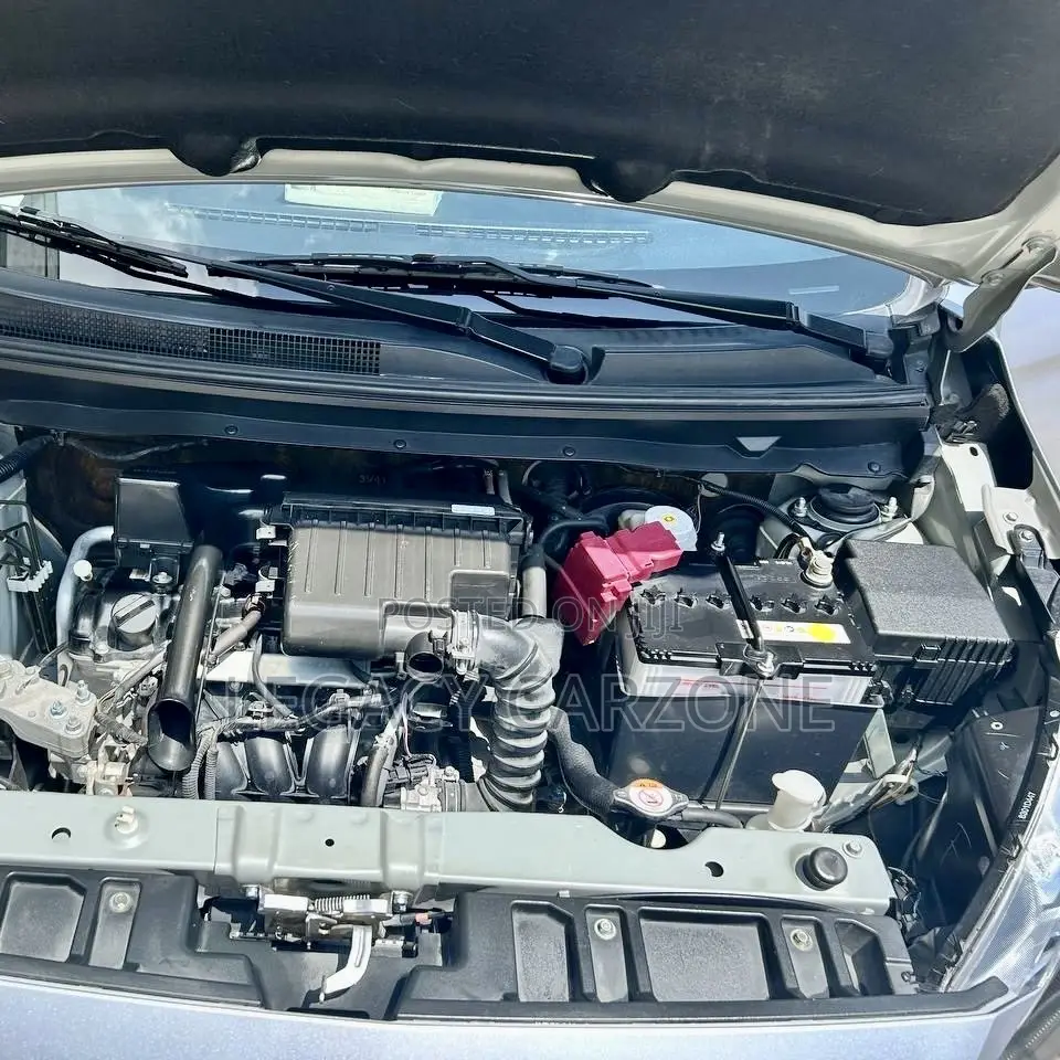 Mitsubishi Attrage 2023 Silver