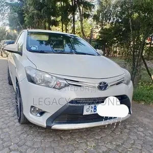 Toyota Yaris 2013 White