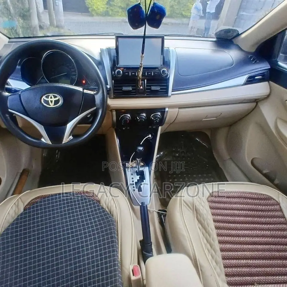 Toyota Yaris 2013 White