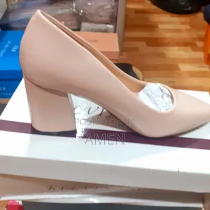 Ladies Shoe