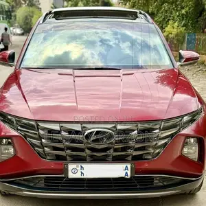 Hyundai Tucson 2022 Red