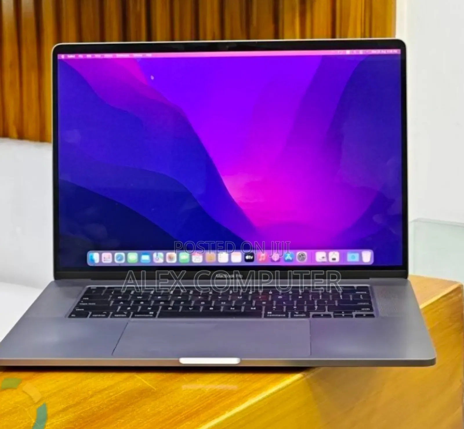 New Laptop Apple MacBook Pro 2018 32GB Intel Core i9 SSD 2T