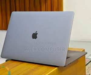 New Laptop Apple MacBook Pro 2018 32GB Intel Core i9 SSD 2T