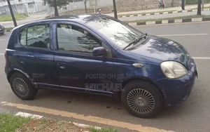 Toyota Vitz 2002 Blue
