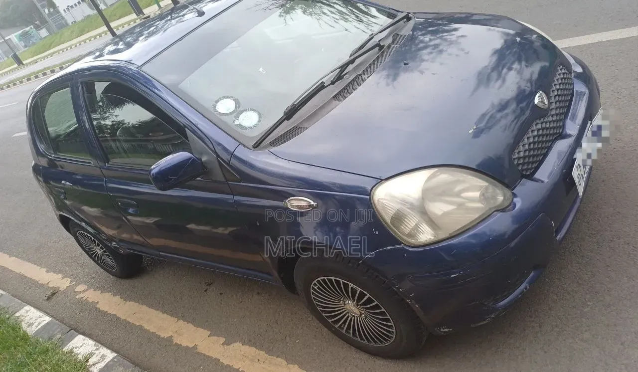 Toyota Vitz 2002 Blue