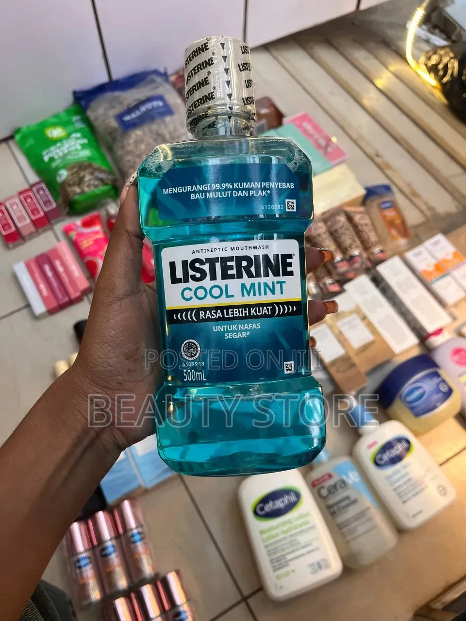 Listerine Cool Mint Antiseptic Mouthwash.