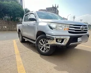 Toyota Hilux 2018 Silver