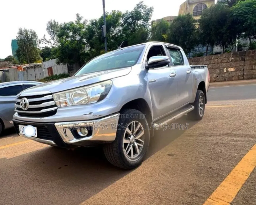 Toyota Hilux 2018 Silver