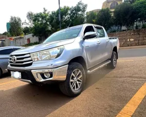 Toyota Hilux 2018 Silver