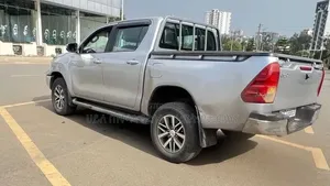 Toyota Hilux 2018 Silver