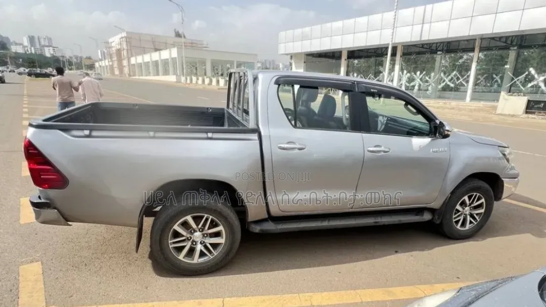 Toyota Hilux 2018 Silver