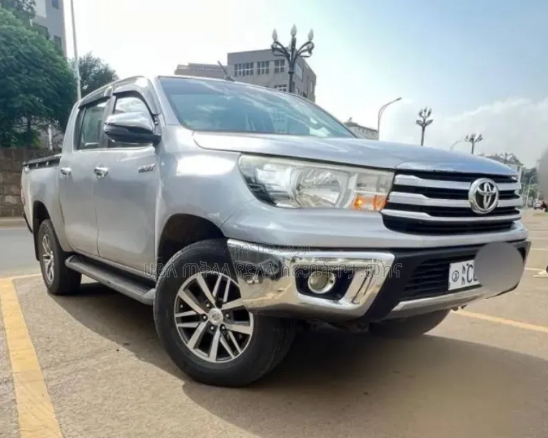 Toyota Hilux 2018 Silver