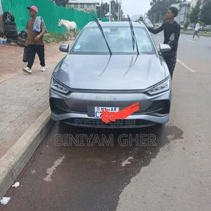 BYD E2 43 kWh 94 hp FWD 2025 Gray