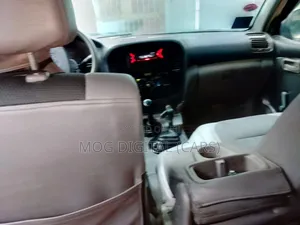 Toyota Land Cruiser 2000 Gray
