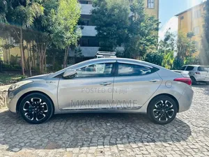 Hyundai Avante 2013 Silver