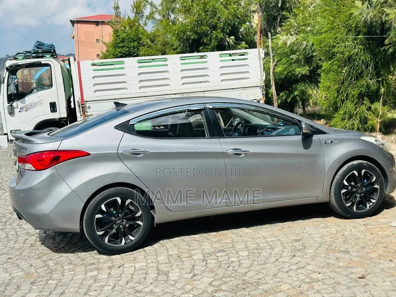 Hyundai Avante 2013 Silver