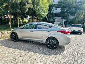 Hyundai Avante 2013 Silver
