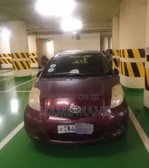 Toyota Yaris 2010 Red
