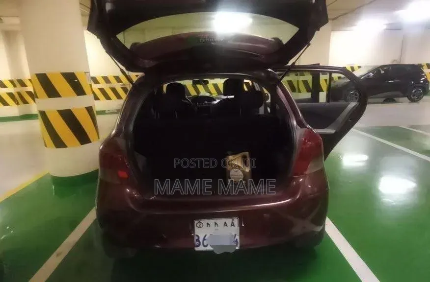 Toyota Yaris 2010 Red