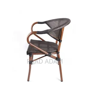 Outdoor Table 4 Chairs Set ጠረጴዛ ከ4 ወንበሮች