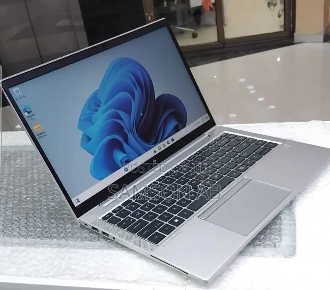 New Laptop HP EliteBook 840 G8 16GB Intel Core i7 SSD 512GB