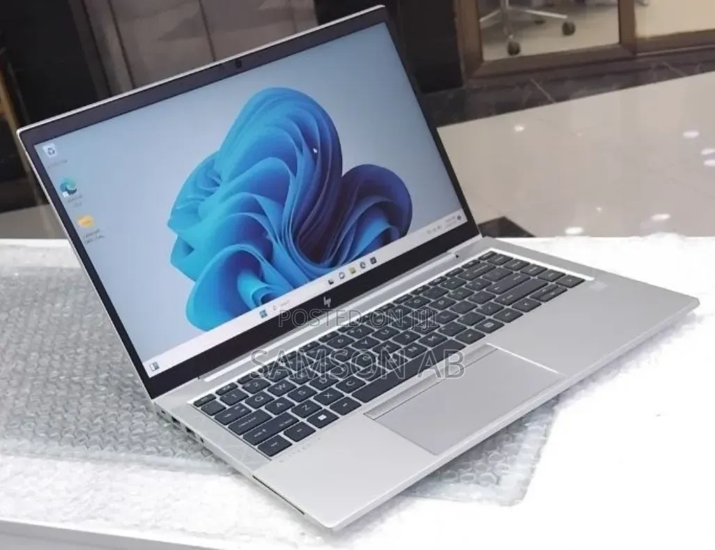 New Laptop HP EliteBook 840 G8 16GB Intel Core i7 SSD 512GB
