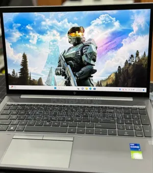 New Laptop HP ZBook Studio G8 32GB Intel Core i7 SSD 512GB