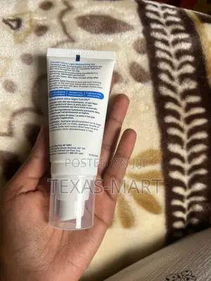 Cerave Ultra Light Moisturizing Gel