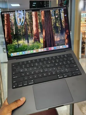 New Laptop Apple MacBook Pro 2023 M3 18GB Apple M3 SSD 512GB