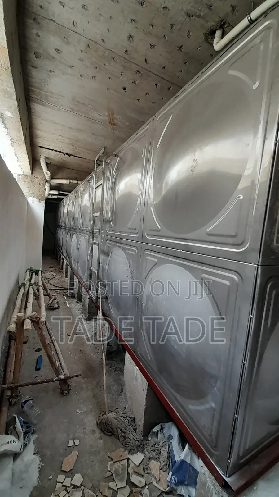 ታደሰ Stianless Steel Water Tanker