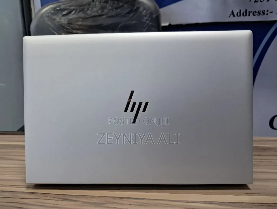 New Laptop HP EliteBook 830 G8 16GB Intel Core i7 SSD 512GB