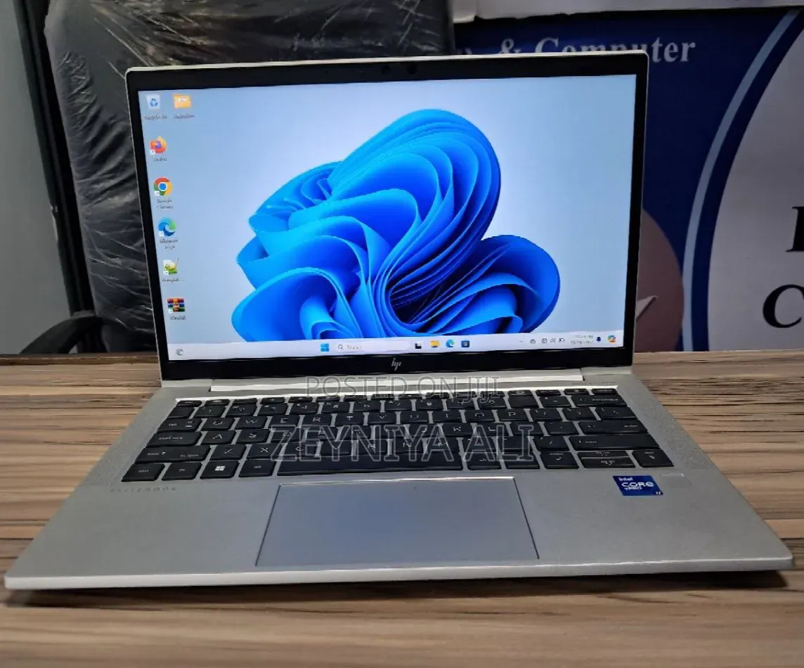 New Laptop HP EliteBook 830 G8 16GB Intel Core i7 SSD 512GB