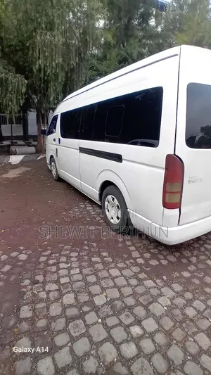 Toyota HiAce 2007 White